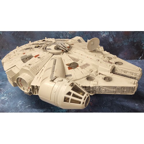 392 - Hasbro Star Wars Original Trilogy Collection Millennium Falcon, Good complete (grubby), within fair ... 