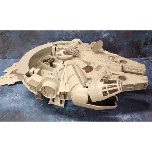 392 - Hasbro Star Wars Original Trilogy Collection Millennium Falcon, Good complete (grubby), within fair ... 