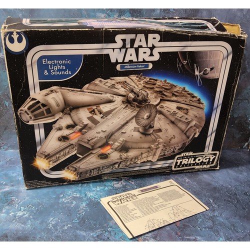 392 - Hasbro Star Wars Original Trilogy Collection Millennium Falcon, Good complete (grubby), within fair ... 