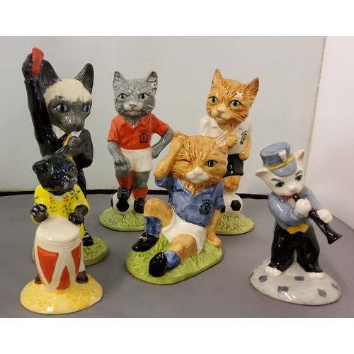 76 - Beswick Football Feline Collection -  Red Card 138/1500;  Kitcat 449/1500;  &nbs... 