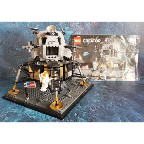 742 - A Lego Creator 10266 Apollo 11 Lunar Lander, built, instructions, not checked for completeness