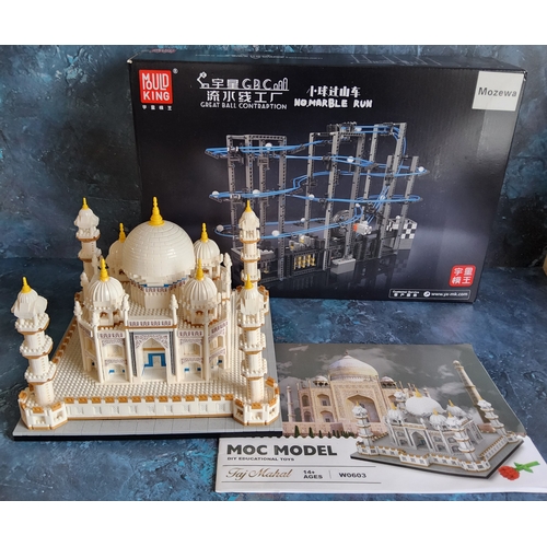 743 - A MOC Model Lego style architectural model of the Taj Mahal, built with original instruction booklet... 