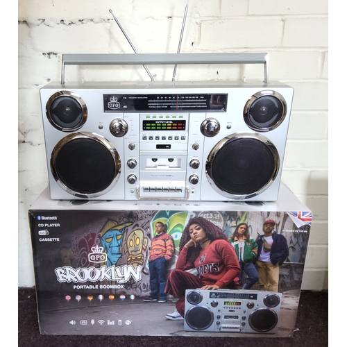 752 - A retro GPO Brooklyn Portable Boombox, Bluetooth, CD-Player, DAB/FM radio, in original pictorial box... 