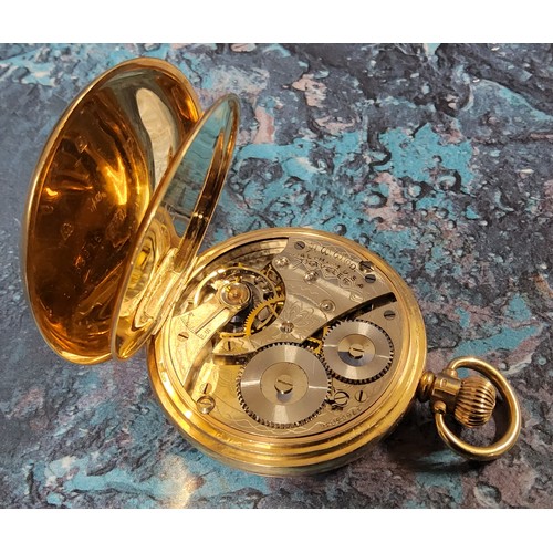 185 - A 9ct gold Waltham full hunter pocket watch, signed movement AWW Co. Waltham U.S.A Traveler, machine... 