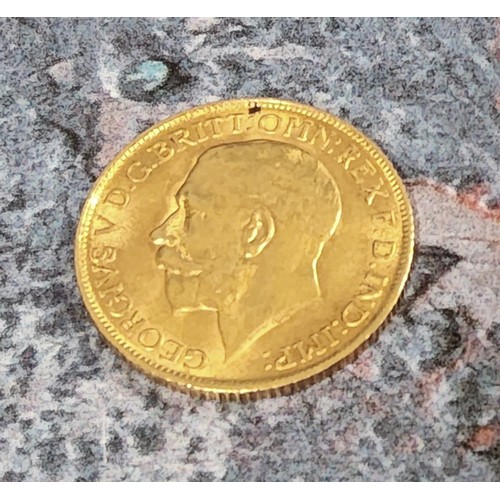 194 - A George V full sovereign, 1915