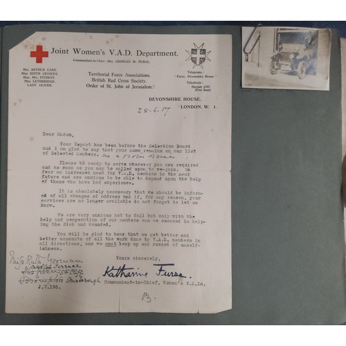 276 - WWI/WWII, Voluntary Aid Detachment Group of four to Ruth Yeoman, WWI Pair (R. Yeoman VAD), Defence, ... 