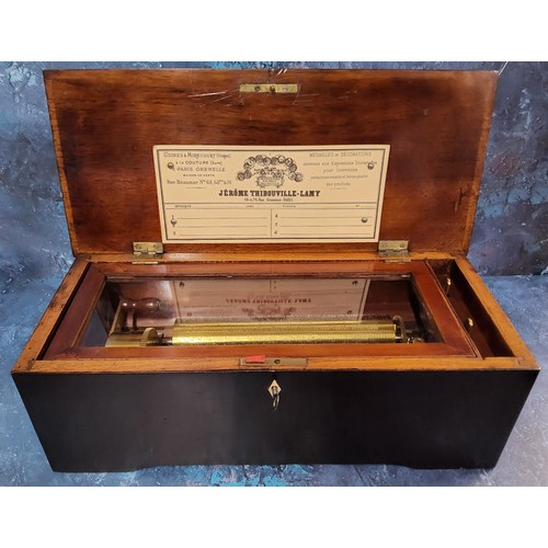 426 - A 19th century Swiss mahogany musical box, scumbled finish, 21cm cylinder  one-piece comb, hinged co... 