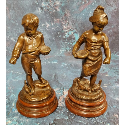 504 - Louis Kley (1833 - 1911), dark patinated bronzes, a pair, Feeding the Chickens, rouge marble bases, ... 