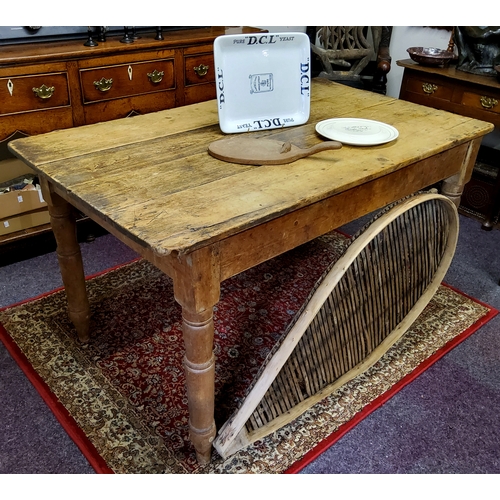 423 - A Victorian farmhouse pine kitchen table,  c.1860