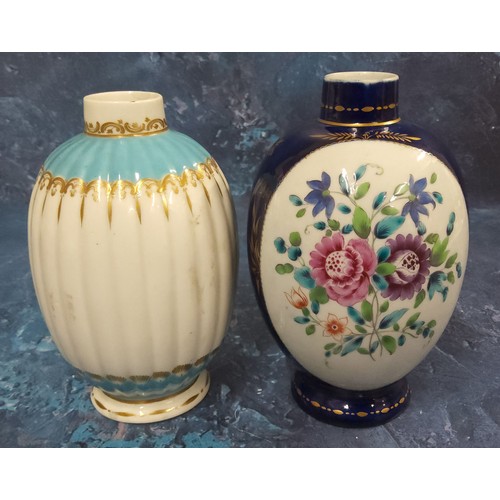 342 - A Worcester tea canister,  painted with an oval cartouches with Chinese style flowers, cobalt blue a... 