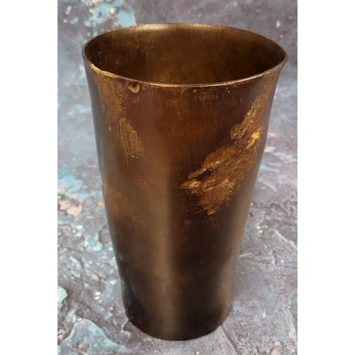 113 - A 19th century horn tapering cylindrical beaker,&nbsp; sgraffito scrimshaw decorated with a King and... 