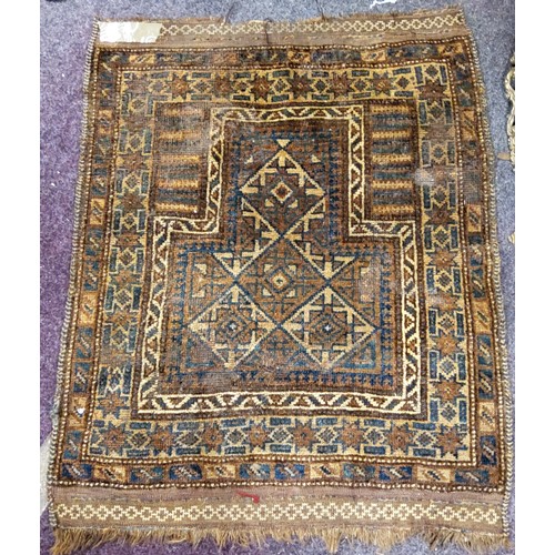 905 - A woollen prayer rug, 43in x 36in