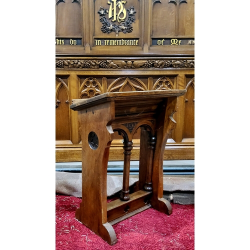 5C - An early 20th century oak lectern c.1900 Important Information Regarding Collection - Please note, d... 