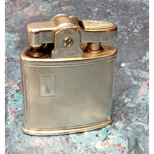 205A - A Sterling Silver Ronson Standard Lighter Brit Pat 821570, the body stamped Sterling Silver