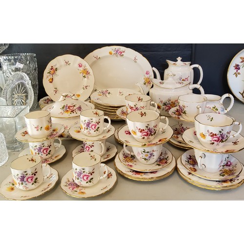 135 - A Royal Crown Derby Posies pattern dinner, coffee and tea service, for eight,  comprising meat ... 