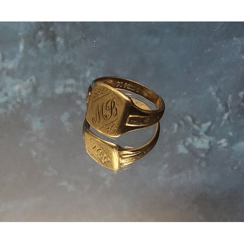 375 - A 9ct gold gentleman's signet ring, engraved MB, size O 1/2, 4.2g