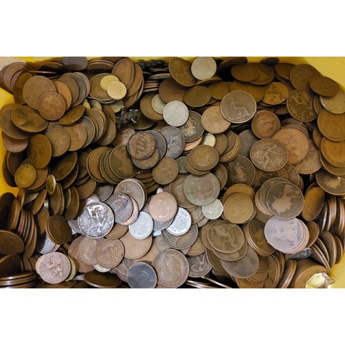 321A - A large quantity of One Penny and Half Penny