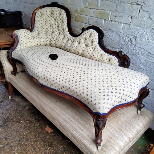 599 - A Victorian walnut chaise lounge c.1860