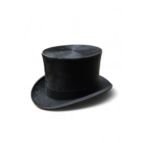 30 - A T. B. & W Cockayne Ltd Sheffield Top Hat, approx 6 7/8, 20.5cm x 16.5cm