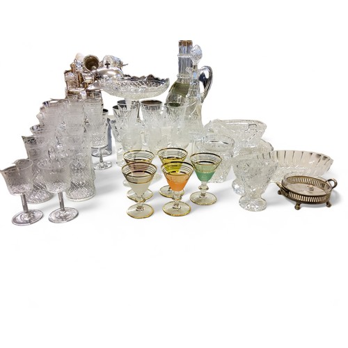 164 - Nine early 20th century etched glasses;  four similar beakers;  others;   a set ... 