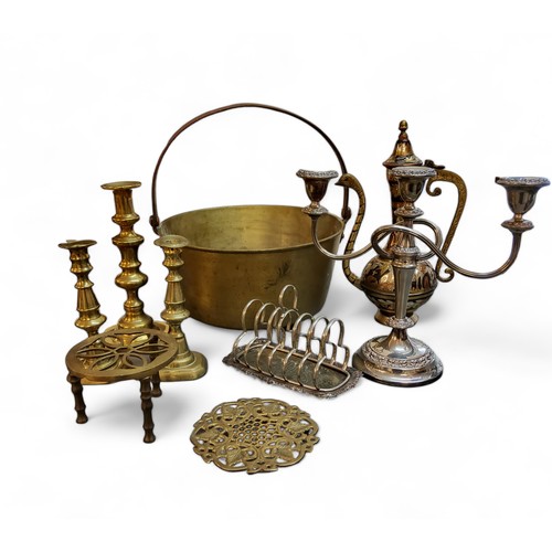 165 - A brass jam pan, 33cm diam;  a pair of 19th century brass candlesticks;  another;   a brass trivet; ... 