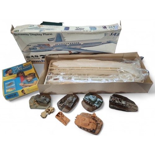 731 - A Revell SAS Boeing 747 Jumbo Jet Cutaway Display Plane, unbuilt, decal sheet, instructions, boxed (... 