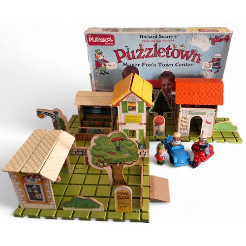 737 - A vintage Playskool presents Richard Scarry's build and play world of Puzzletown Mayor Fox's To... 