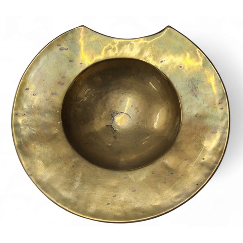 688 - A late 18th century brass barber's bleeding bowl, rolled rim, 26cm diam, c.1790