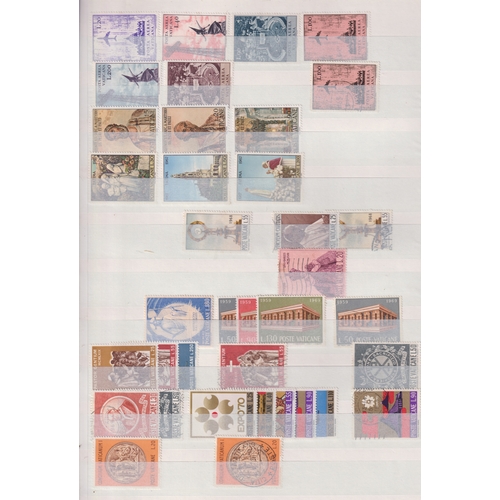 662 - Stamps- A good  mainly mint collection of stamps from The Vatican City 1929 onwards. 250+ stamp... 