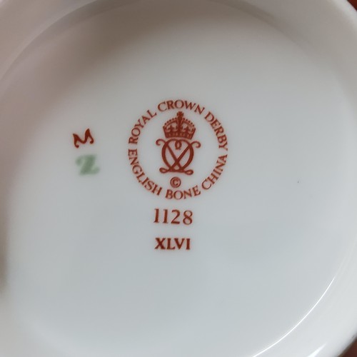 59 - A Royal Crown Derby 1128 Imari pattern ginger jar and cover, solid gold band, 11cm high, first quali... 