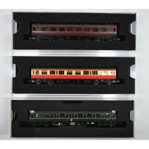 1229 - N Gauge - Three boxed Dapol coaches - 2D-009-003 Class 121 BR Green Speed Whiskers and two Collett C... 