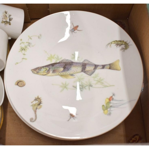 136 - Set of six Crown Staffordshire china 24 cm plates printed with fish, to/w a set of twelve Royal Worc... 