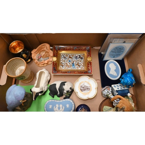 140 - Various decorative ceramics, including boxed Rosenthal 'Rosenkavalier' limited edition plate, Betty ... 