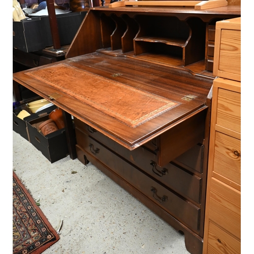 259 - A reproduction mahogany fall front bureau, 100 cm wide x 42 cm deep x 105 cm high