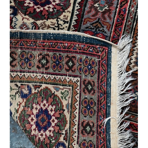 520 - Old Turkish prayer rug camel ground, 178 x 120 cm (Giodes)