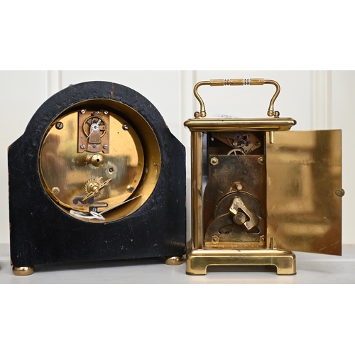 544 - A brass carriage clock, 15 cm high overall, to/w a French chinoiserie-lacqured mantel clock with dru... 