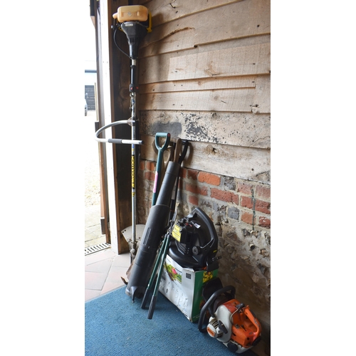 689 - McCulloch petrol strimmer/bush cutter to/w various gardening tools and McCulloch BVM 240 blower, Sti... 