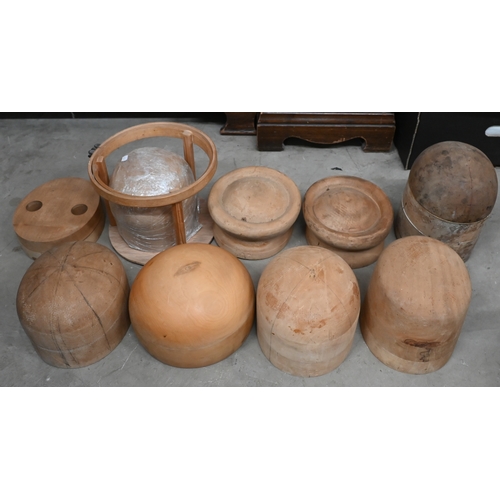 375 - A box of various wooden hat forms and models (box)