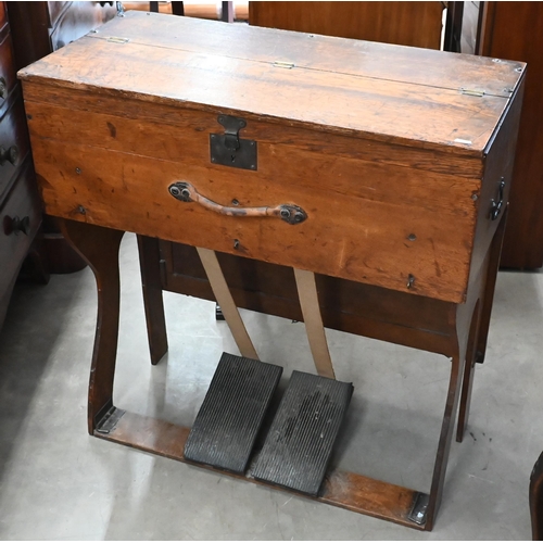 516 - Crane & Sons Ltd, London & Liverpool - oak framed harmonium, 78 cm wide x 40 cm deep x 72 cm high