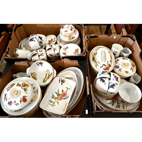 99 - Large quantity of Royal Worcester Evesham table-ware