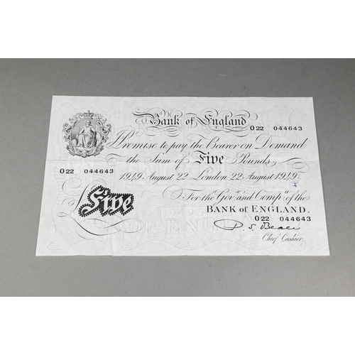 1061 - A Bank of England white Five Pounds, 1949, no 022 04463