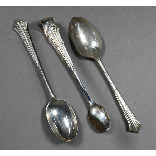 107 - Late Victorian cased part set of eleven Albany pattern teaspoons with tongs, Francis Higgins III, Lo... 