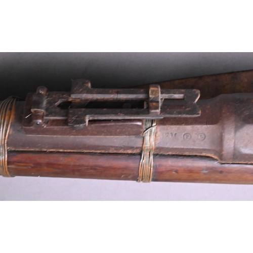 1114 - A French Chatellerault M.80 1866-74 11mm bolt-action carbine rifle with 79cm barrel, walnut halfstoc... 