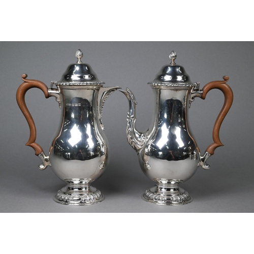 122 - A heavy quality silver matched five-piece tea/coffee service with gadrooned rims and raised foot-rim... 