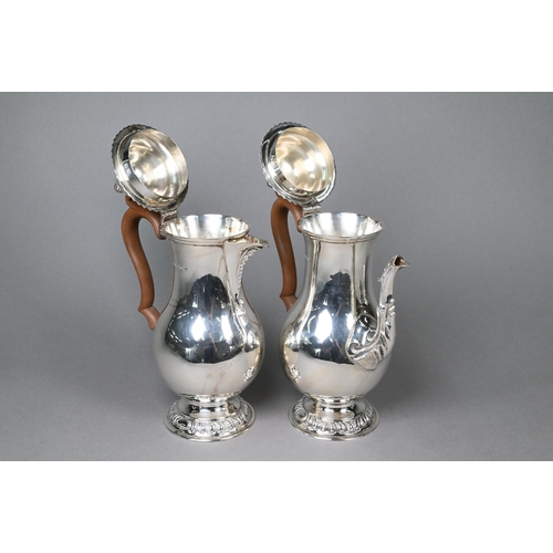 122 - A heavy quality silver matched five-piece tea/coffee service with gadrooned rims and raised foot-rim... 