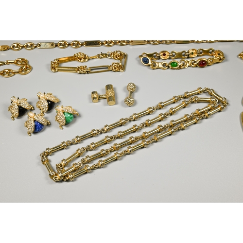 183 - A collection of vintage costume jewellery including gilt metal chains, paste set, necklaces and brac... 