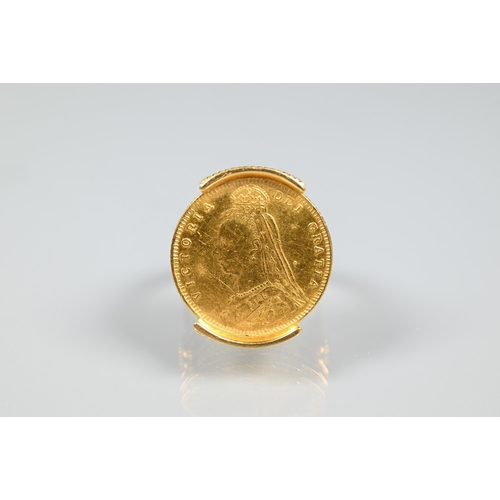 226 - A Victorian half-sovereign (date obscured), in yellow metal ring mount, stamped 18k, size M, approx ... 