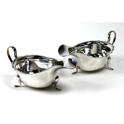 24 - A pair of silver sauce boats on pad feet, Viners, Sheffield 1933, 6.9oz (216g)
