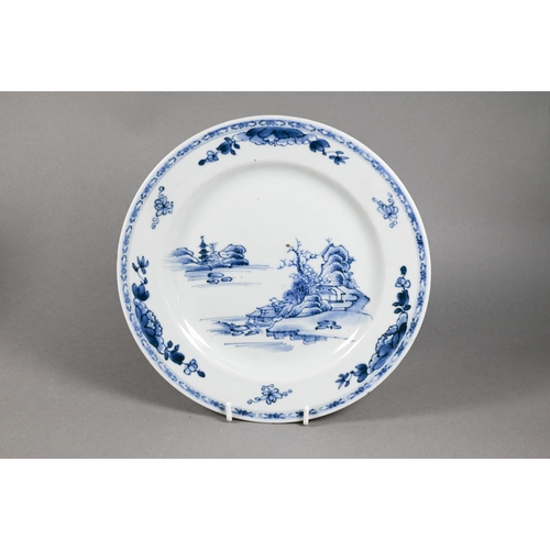 285 - A pair of 18th century Chinese blue and white plates, Qianlong period (1736-95) Qing dynasty, painte... 