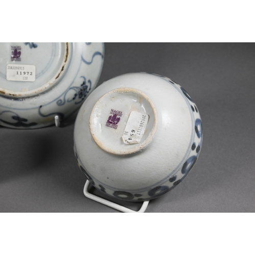 287 - Four pieces of early 19th century Chinese 'Tek Sing' salvaged blue and white ship-wreck porcelain in... 